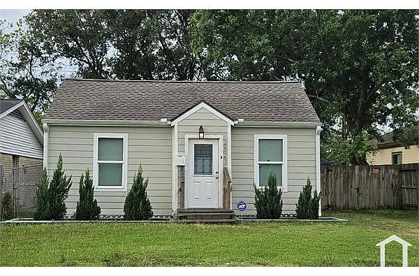 Building Photo - 2523 7th Ave N