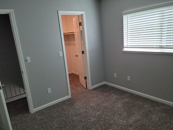 4th image of 5706 Hillsdale Blvd