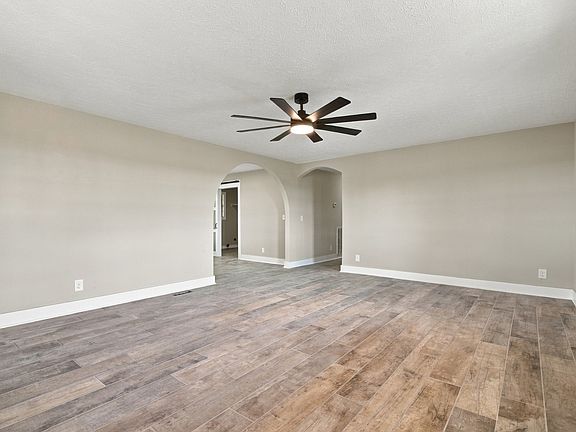 4th image of 35 Tom Johnson Rd