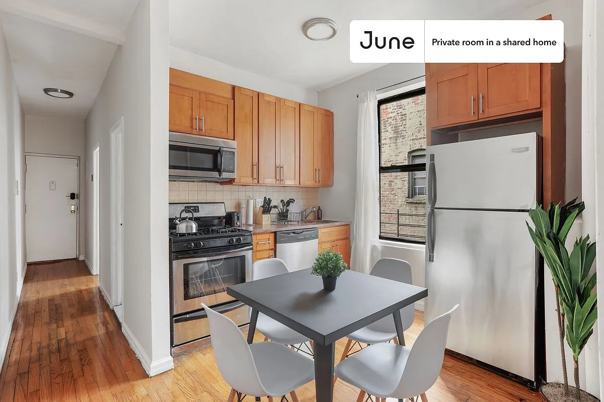 Full bedroom in 3 bed/1 bath home in Upper West Side #757 B — Photo 3