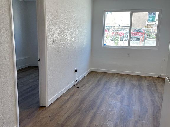 5th image of 3851 42nd St #1/2-A