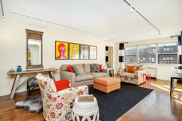 Sold by Compass | media 9