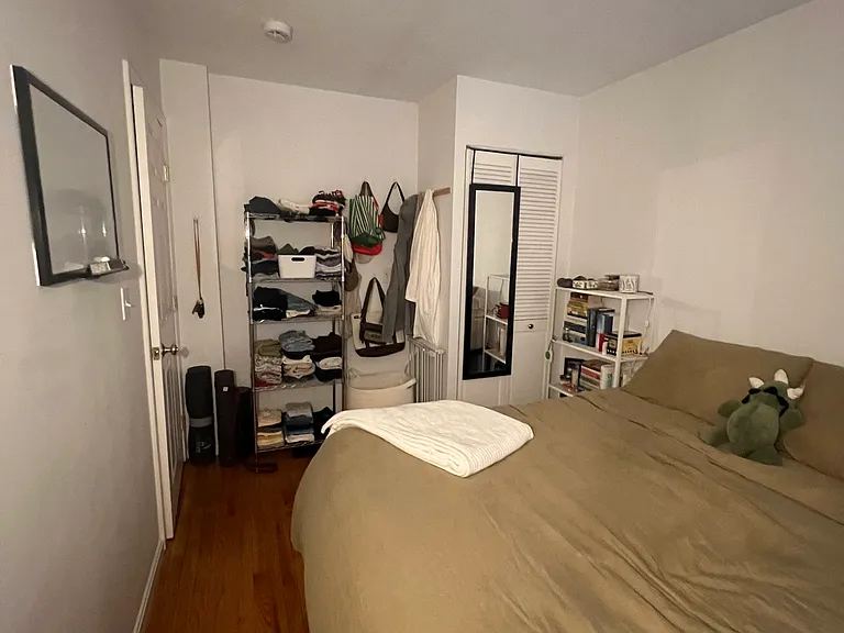 220 Hanover St #5 — Photo 7