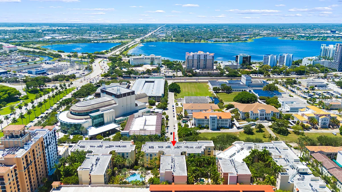 Building Photo - 720 S Sapodilla Ave #502