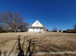 509 E Main St, Norton, KS 67654