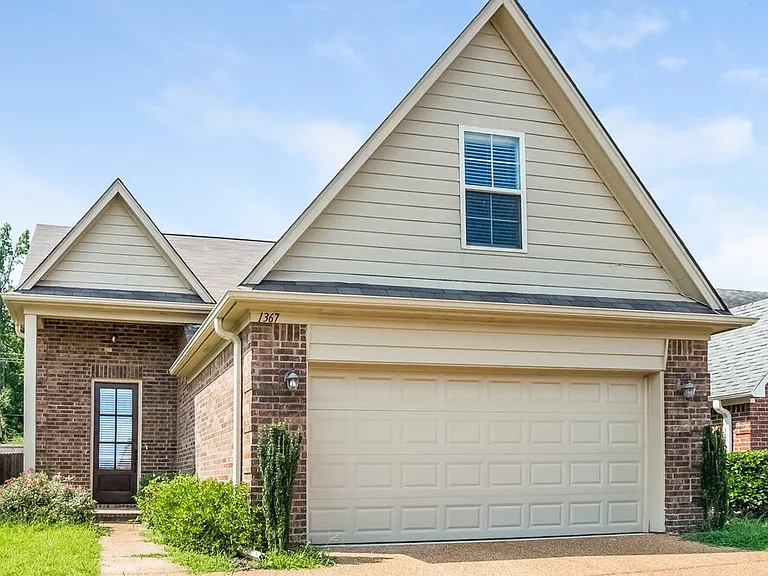 1367 Arbor Lake Dr — Photo 1