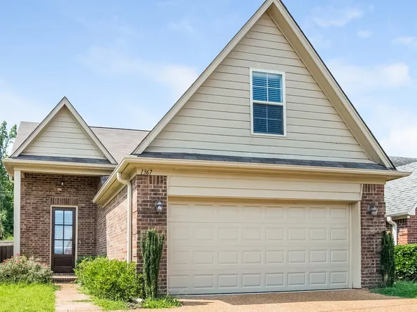 1367 Arbor Lake Dr, Horn Lake, MS 38637