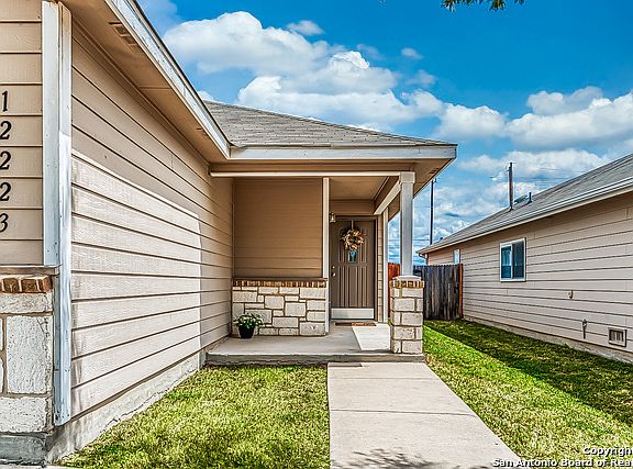 3rd image of 12223 Glendale Park