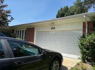 1805 Aqueduct Dr, Florissant, MO 63033