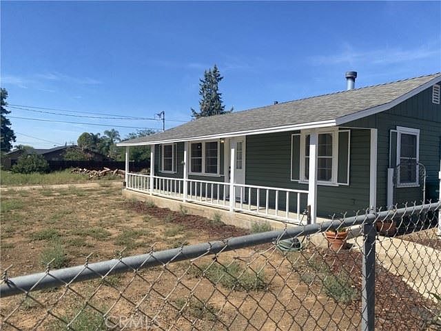 1st image of 454 W Avenue L