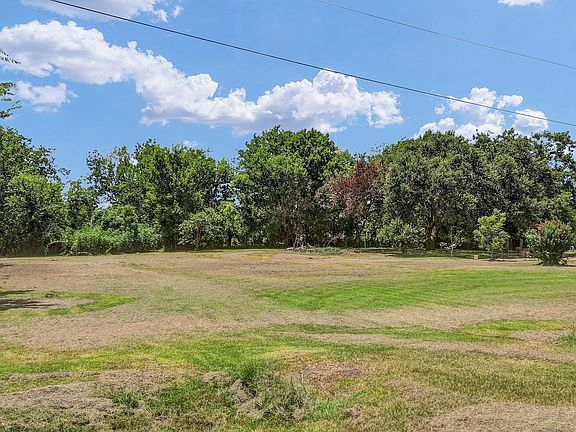 5th image of 2478 Brias Rd