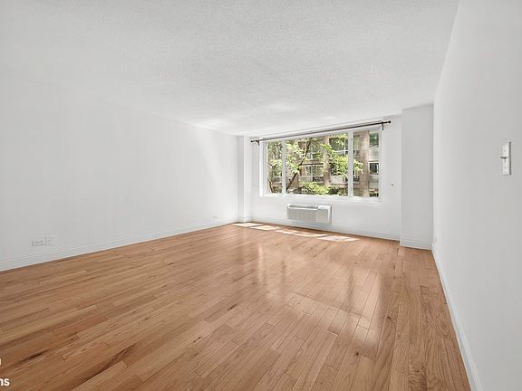 5th image of 130 W 67th St APT 4-G