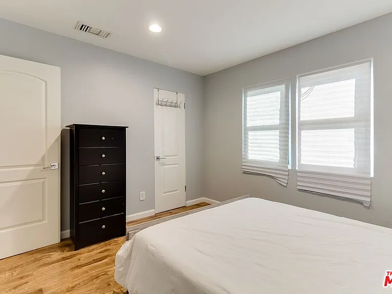 7858 Jamieson Ave — Photo 31