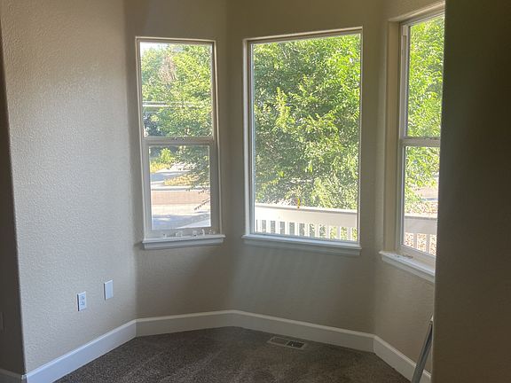 Livingroom bay window