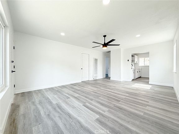3rd image of 718 E 103rd Pl