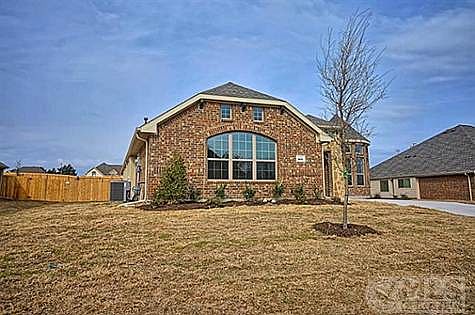 2nd image of 801 Saddlebrook Dr
