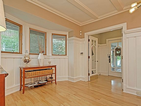 4th image of 1112 N Rodney St