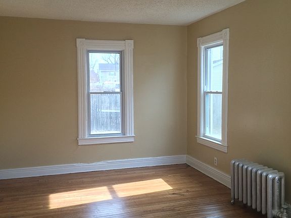 2nd image of 42 Melrose St