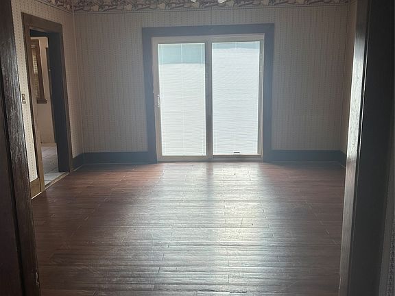 4th image of 512 W Franklin St