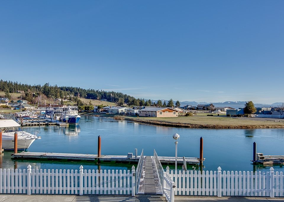1st image of 2216 Cove Dr