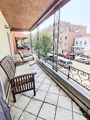 5th image of 3059 32nd St #2