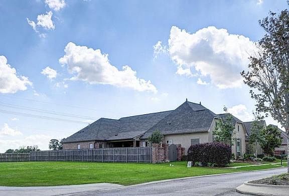 5th image of 212 Gleneagles Cir