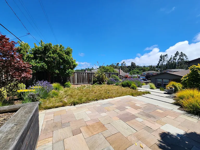 1655 Claremont Dr — Photo 49