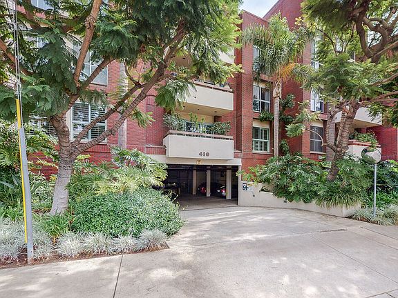 3rd image of 410 S Barrington Ave APT 404