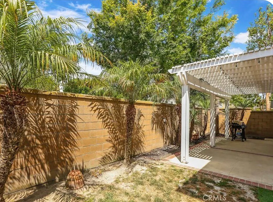 4 bed, 2800 sqft, $9,988 — Photo 3