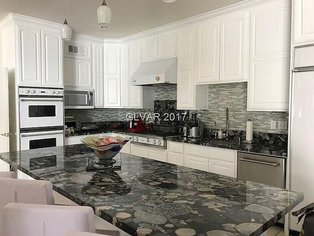 1st image of 2801 Cowan Cir