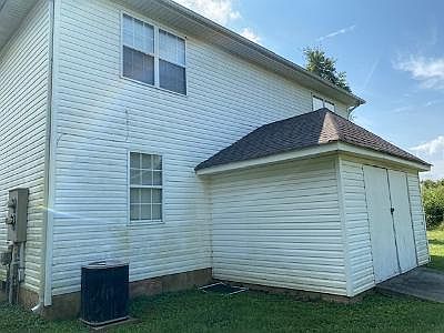 2nd image of 3155 Willow Springs Dr NE