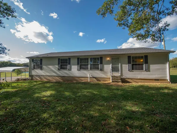 23559 Carlyle Rd, Thompsonville, IL 62890