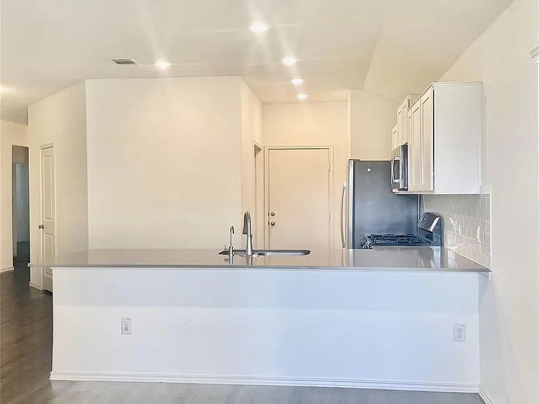5716 Southerner Way — Photo 12