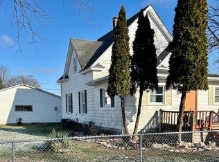 121 W 4th St, Tilton, IL 61833