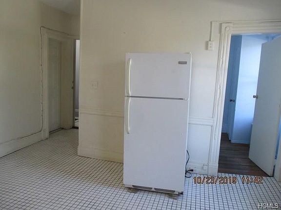 4th image of 400 Broadway