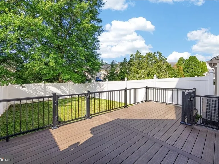 105 Berger Rd — Photo 3