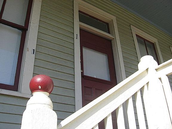 2nd image of 1502 Winnie St APT 1