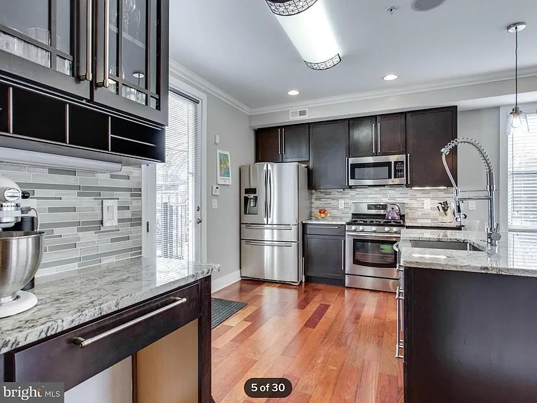 1401 1st St NW — Photo 7