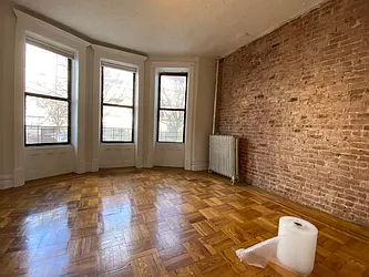 Rented by Rennit Inc.