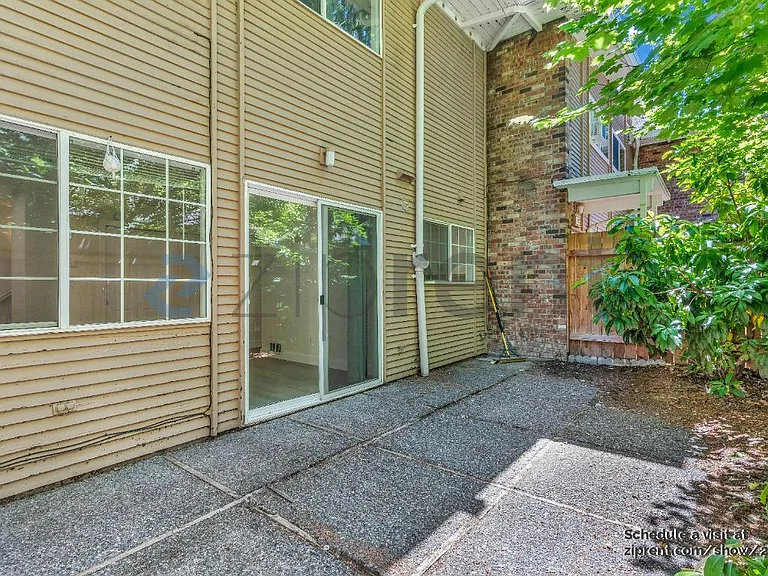 12211 SE 59th St #61 — Photo 3