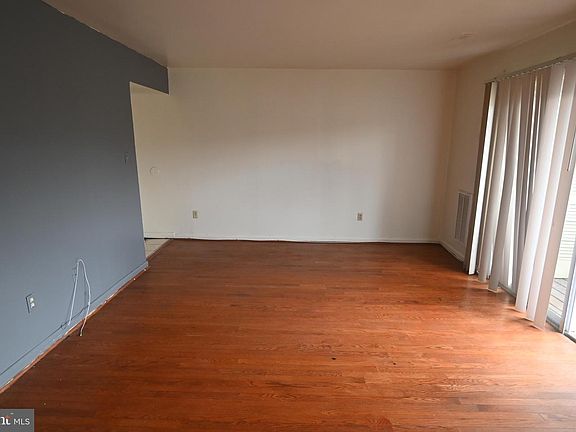 3rd image of 5428 85th Ave APT 102