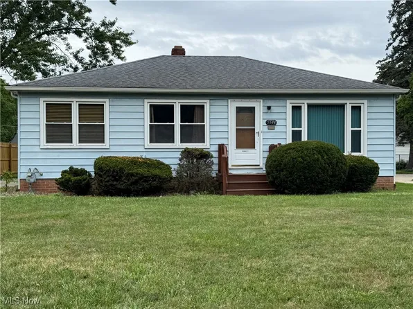 5544 Hauserman Rd, Parma, OH 44130