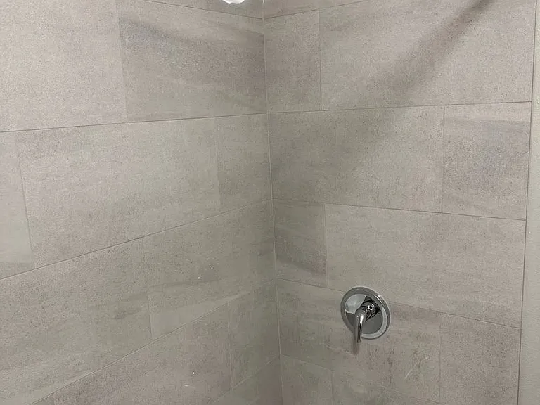MAC CITY APARTMENTS — Photo 8