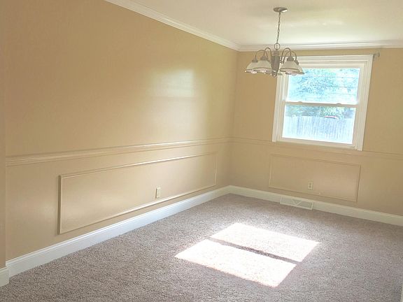 3rd image of 20 Berehaven Dr #Left