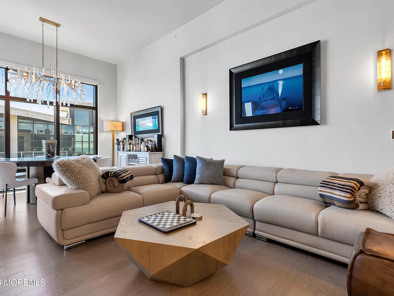 3 bed, 1600 sqft, $10,000 — Photo 4