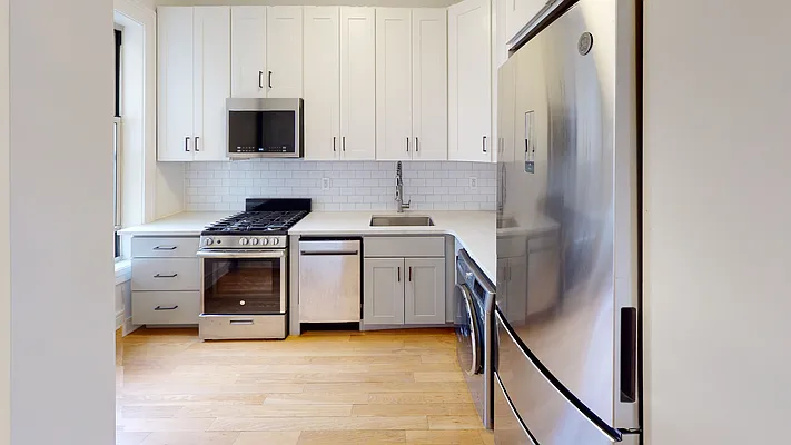 Rented by Living New York | media 13