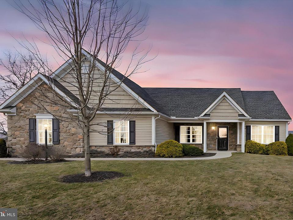 1st image of 413 Sunrise Dr