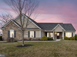 413 Sunrise Dr, Fredericksburg, PA 17026