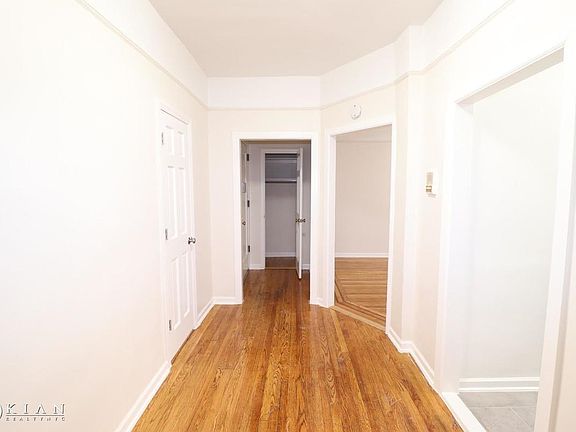4th image of 15110 35th Ave APT 3L