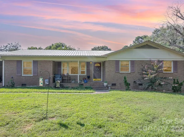 311 Rollingwood Dr, Stanley, NC 28164